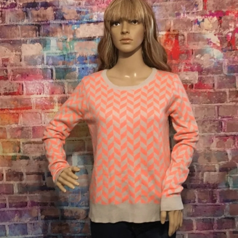 Pinkish orange and grey sweater in great condition